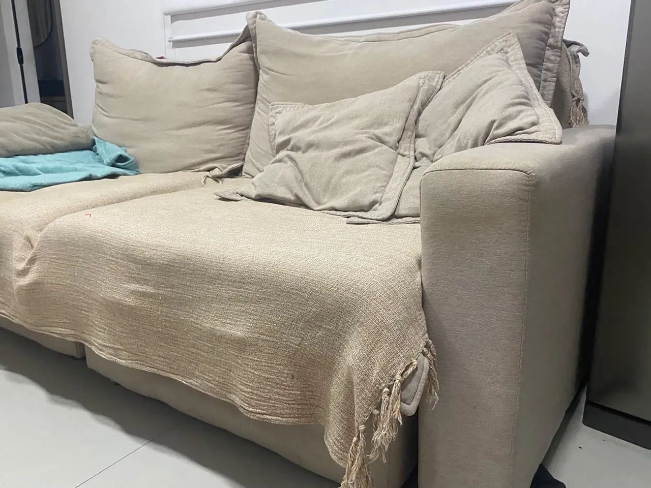 sofá 2 lugares bege