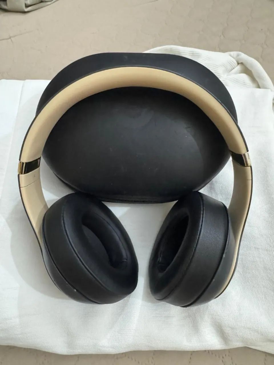 Fone de Ouvido Apple Beats Studio 3 Cinza e Dourado - Foto 3