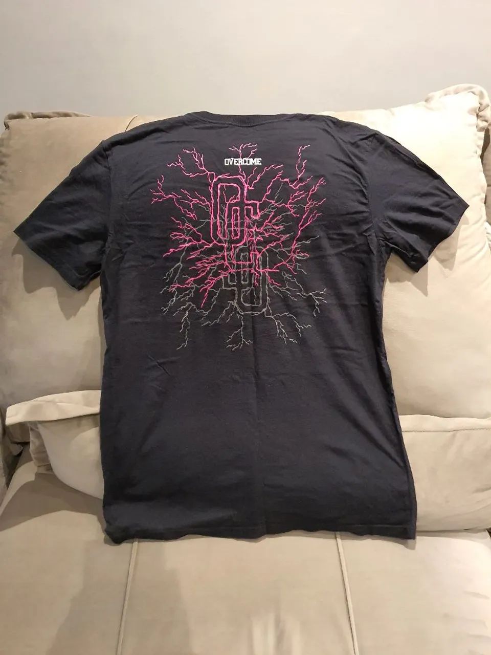 Camiseta overcome  - Foto 2