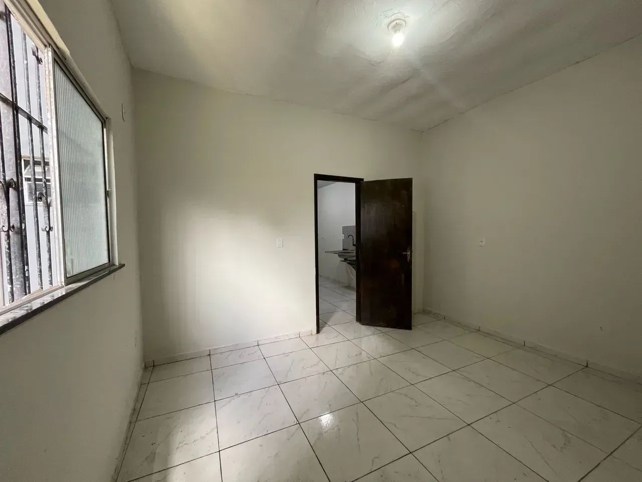 ALUGA-SE APARTAMENTO EM SÃO BRÁS - Foto 2
