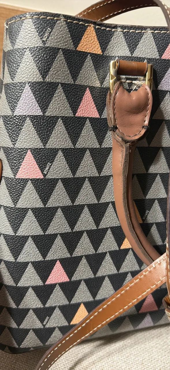 Bolsa Schütz TRiangle preta linda  - Foto 4