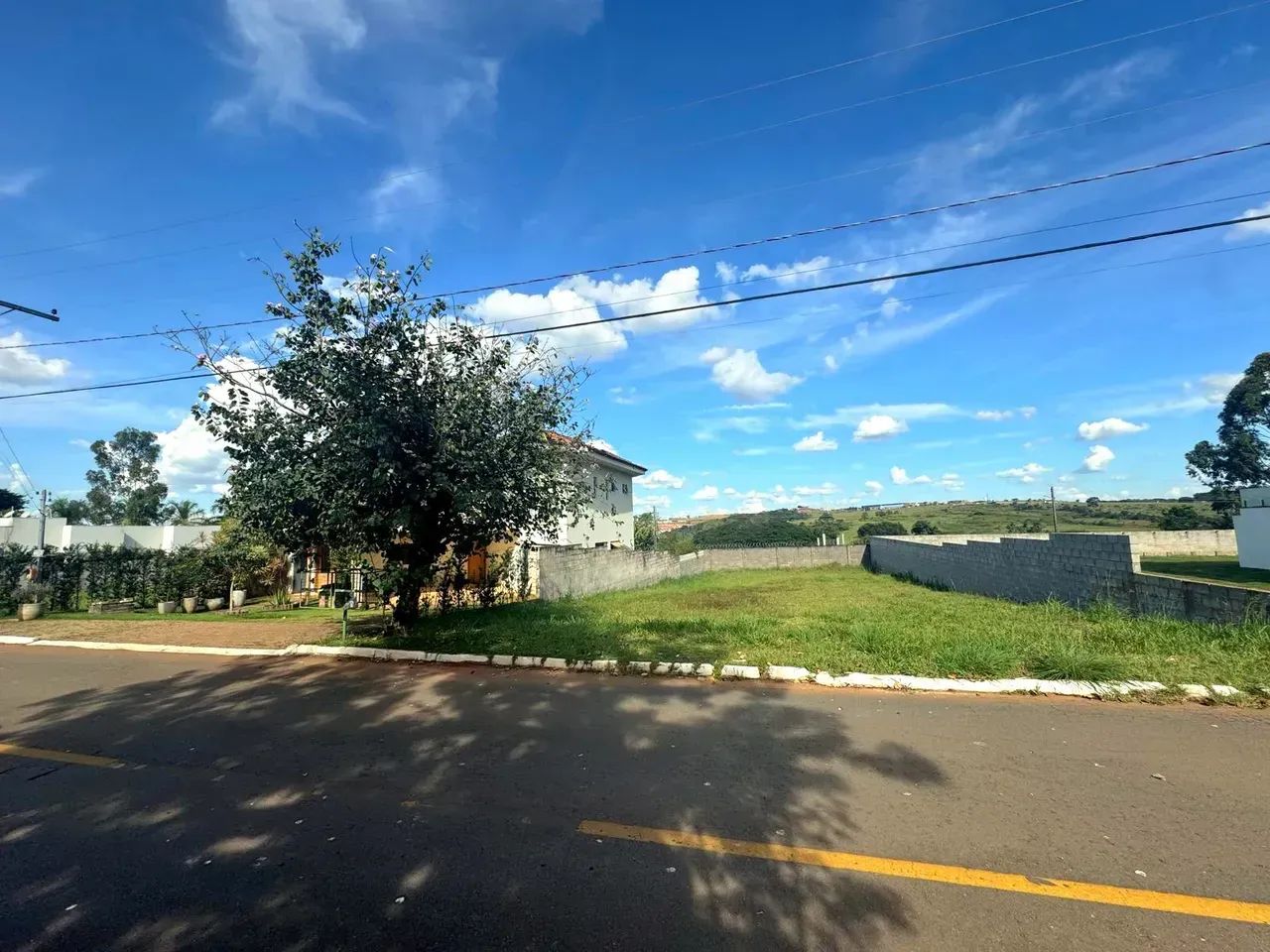 Oportunidade: Lote em condomínio fechado com com 594m² - Foto 2