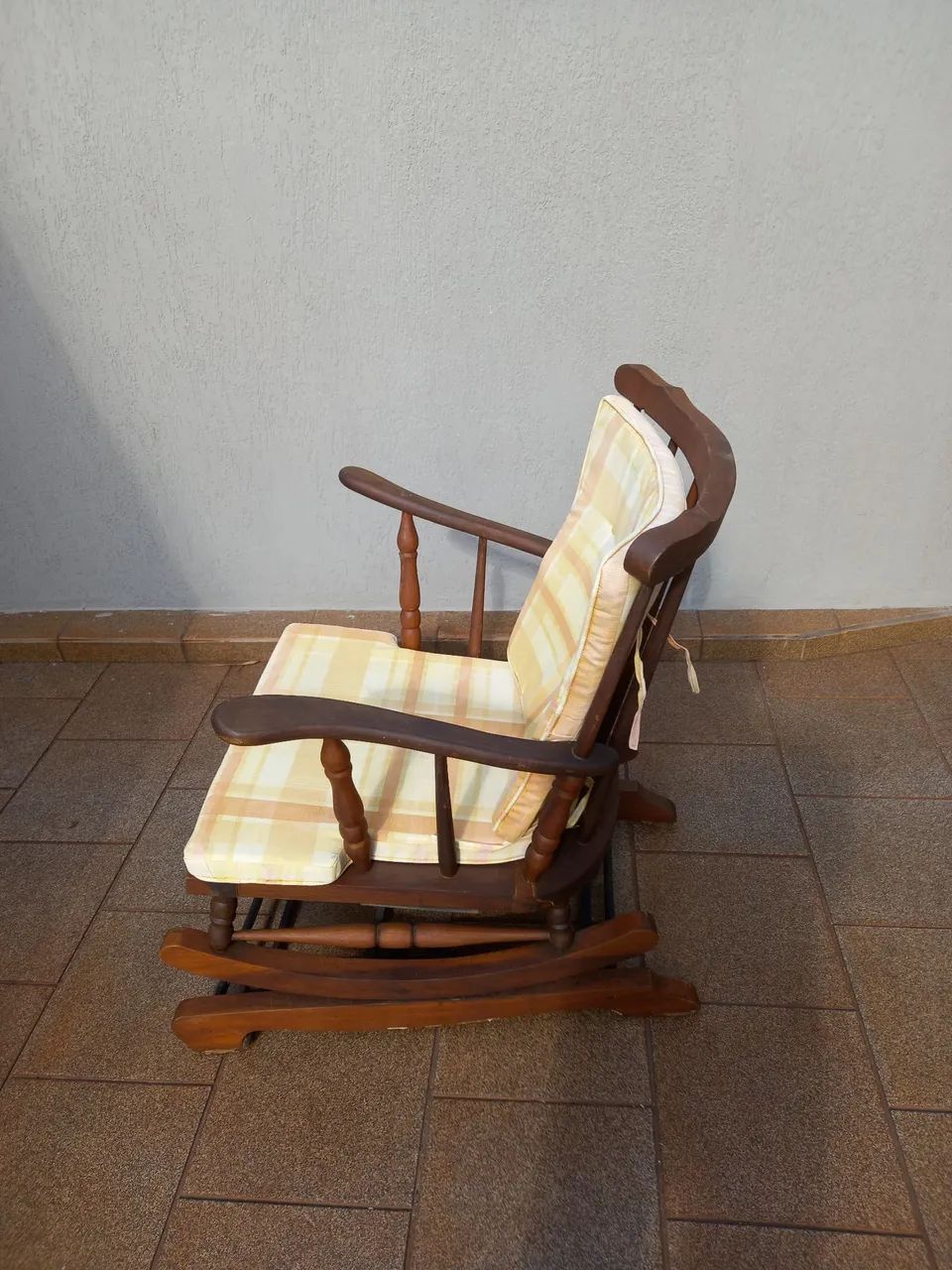 Cadeira  de balanço  antiga - Foto 4