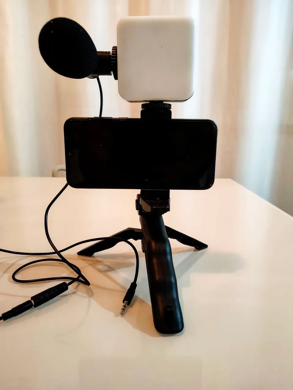 Kit Vlog / Gravação Celular (Tripé + LED 3 Níveis + Microfone) - Conservado!