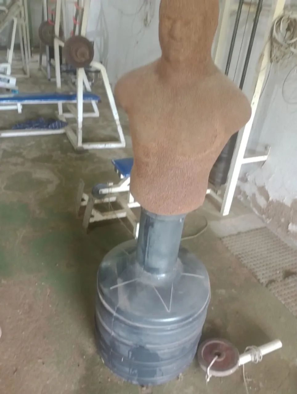 boneco bob luta