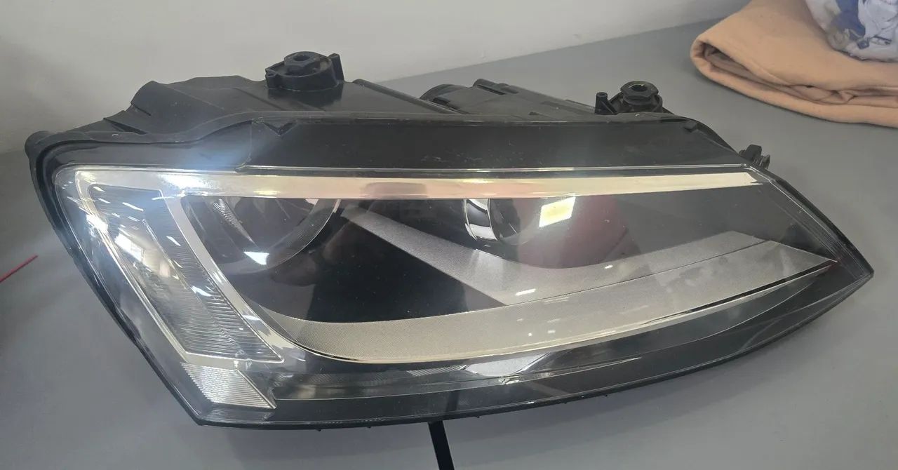 Farol Dianteiro Vw Jetta 2011 2012 2013 2014