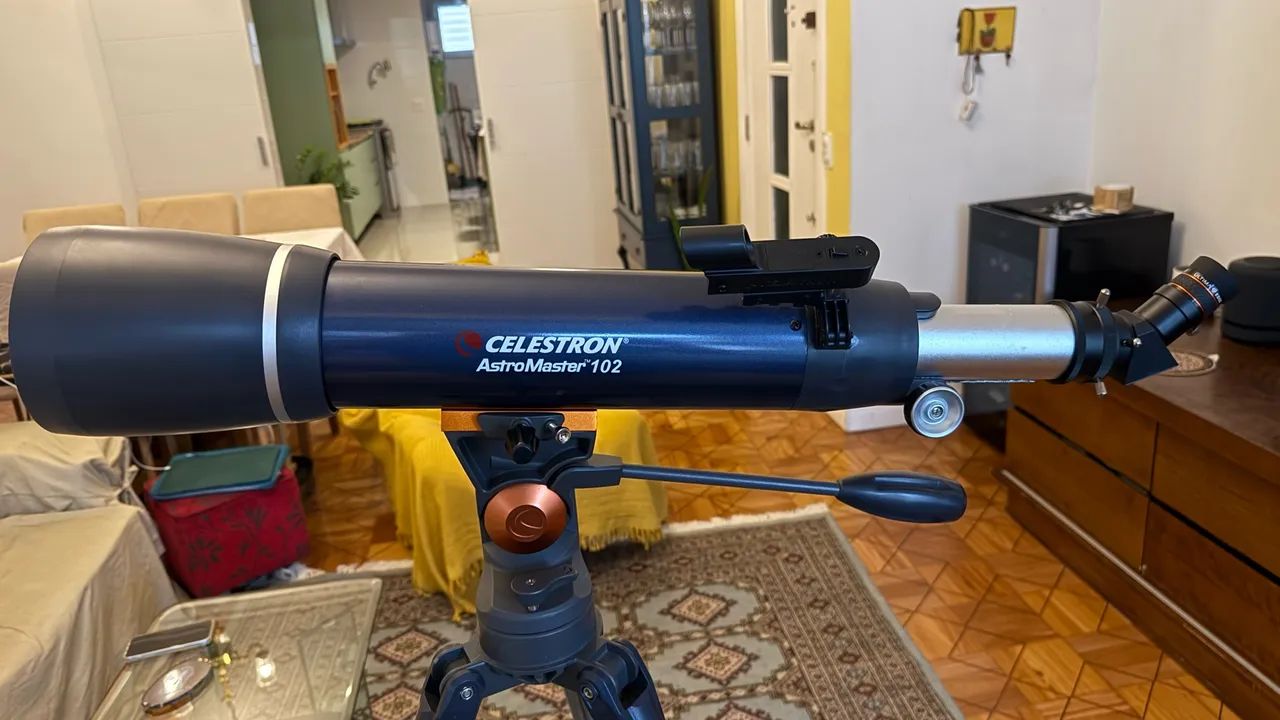 Vendo Telescópio Celestron Astromaster 102 - Foto 2