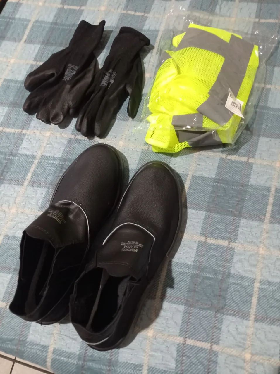 Kit Completo com Calçado, Luvas e Colete Refletivo - Foto 2