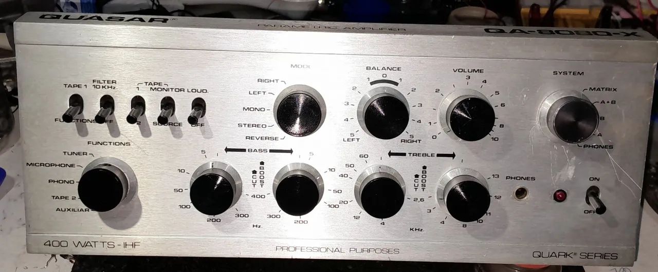 Amplificador Quasar 8080
