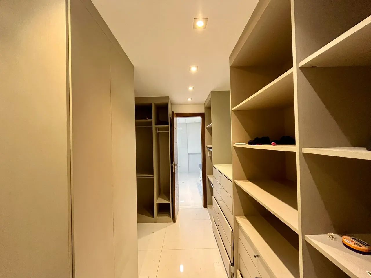 CASA TRIPLEX COM FUNDO PARA RESERVA - Foto 5
