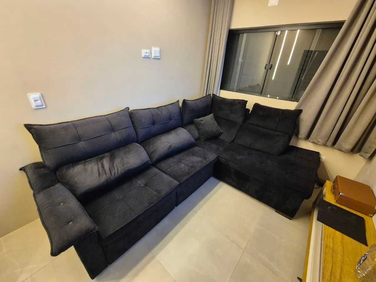 Sofá Retrátil Preto - 2,90m - Foto 3