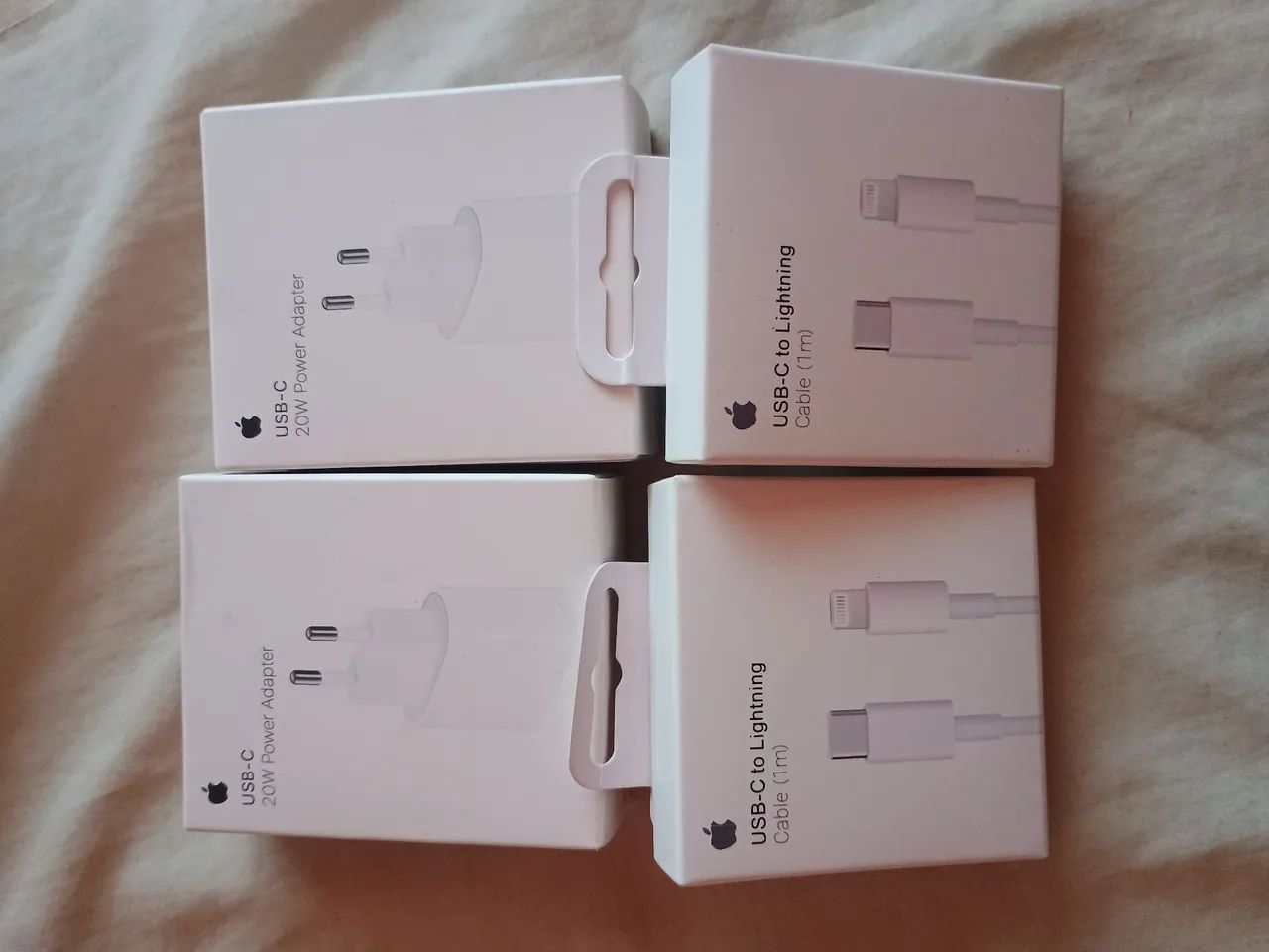 2 Carregadores originais para iPhone 