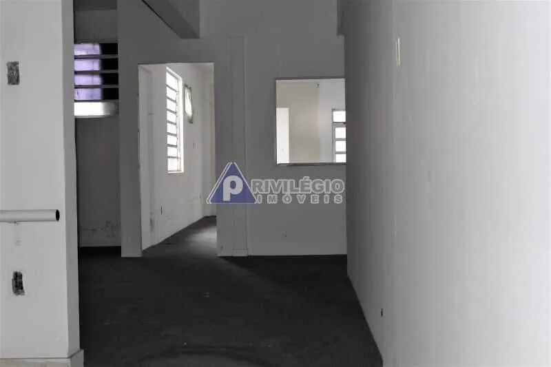 Prédio comercial com cerca de 800m² em Humaitá - Foto 5