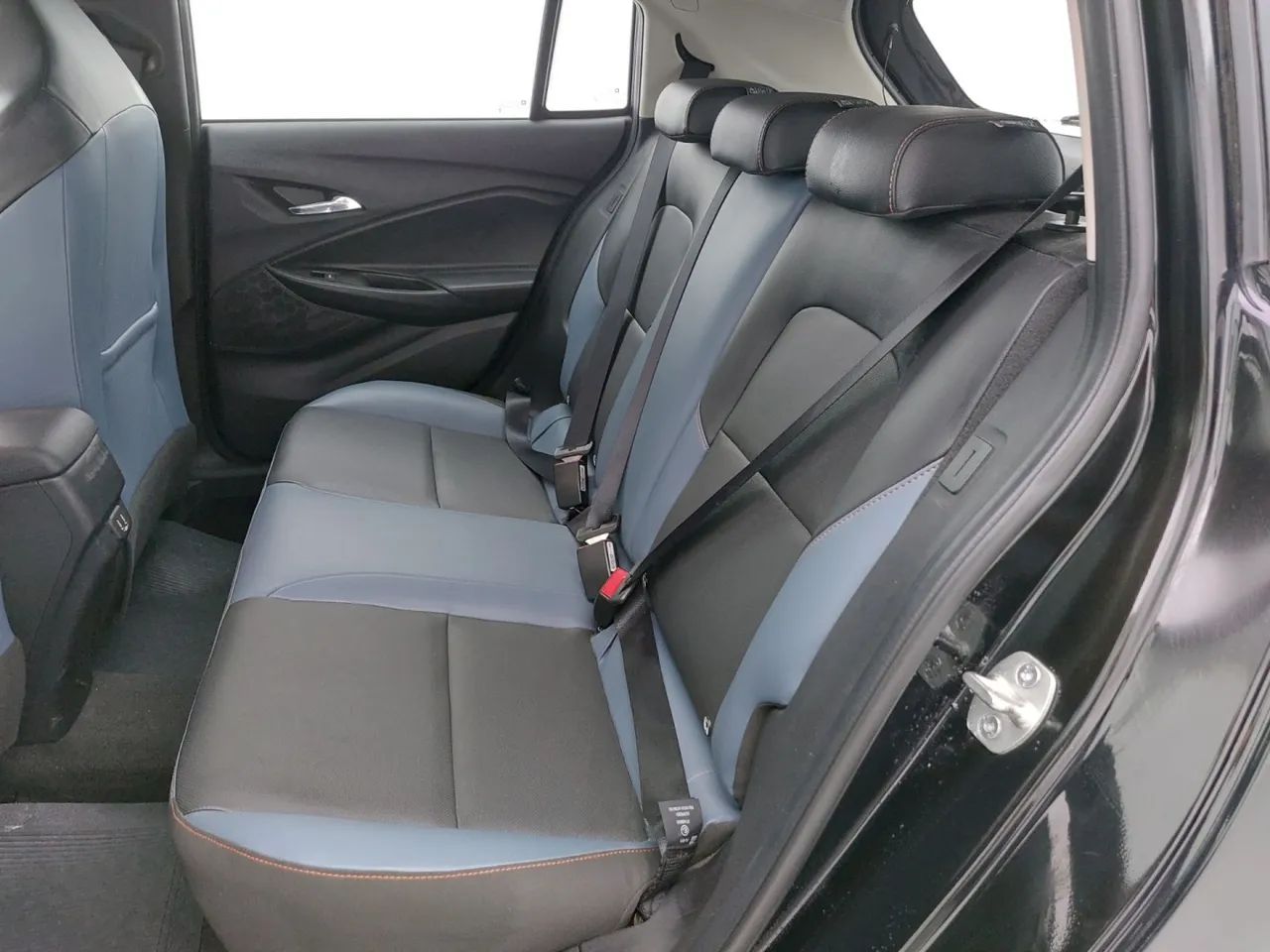 Chevrolet Onix Hatch Premier 1.0 12V TB Flex Aut. 4P, foto 17 de 18