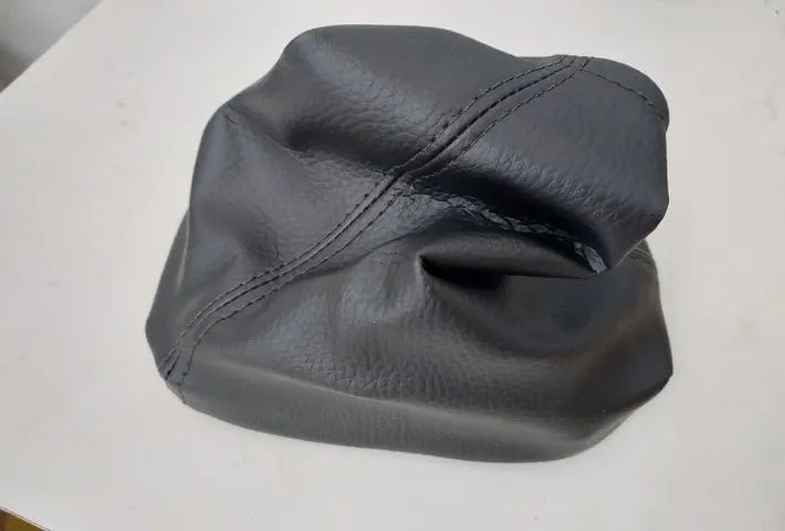 Capa Marcha Corsa Sedan 2003 a 2010 Cor preta - Foto 3