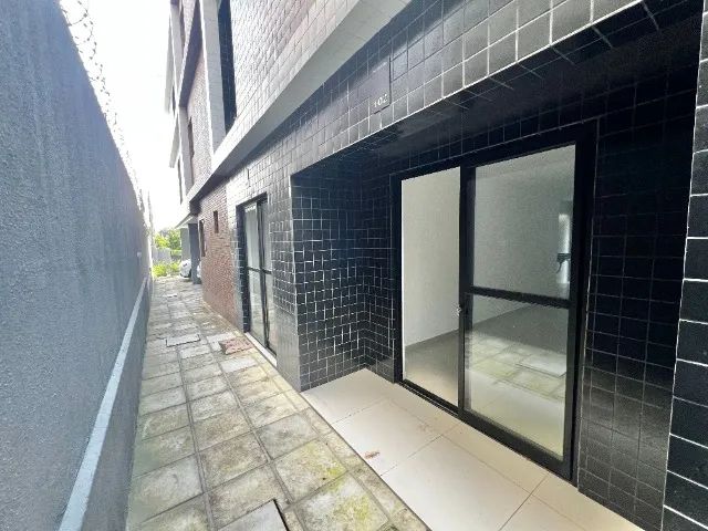 Apartamento terreo com area externa
