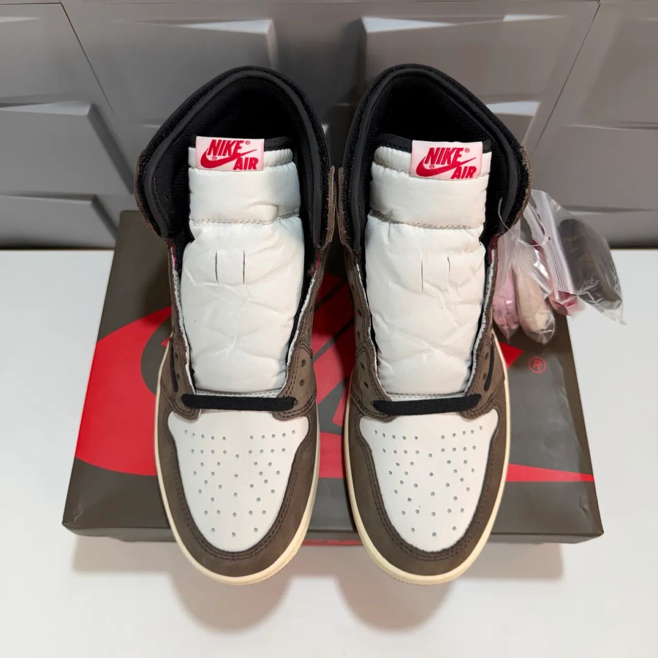 Air Jordan 1 High x Travis Scott Mocha 40 - Calçados - Cruzeiro do