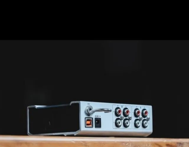 Interface de Audio Dj  Native Instruments Traktor Scratch A6  - Foto 3