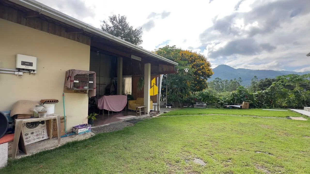 CASA COM AMPLO TERRENO NA CIDADE DE RODEIO/SC - Foto 3