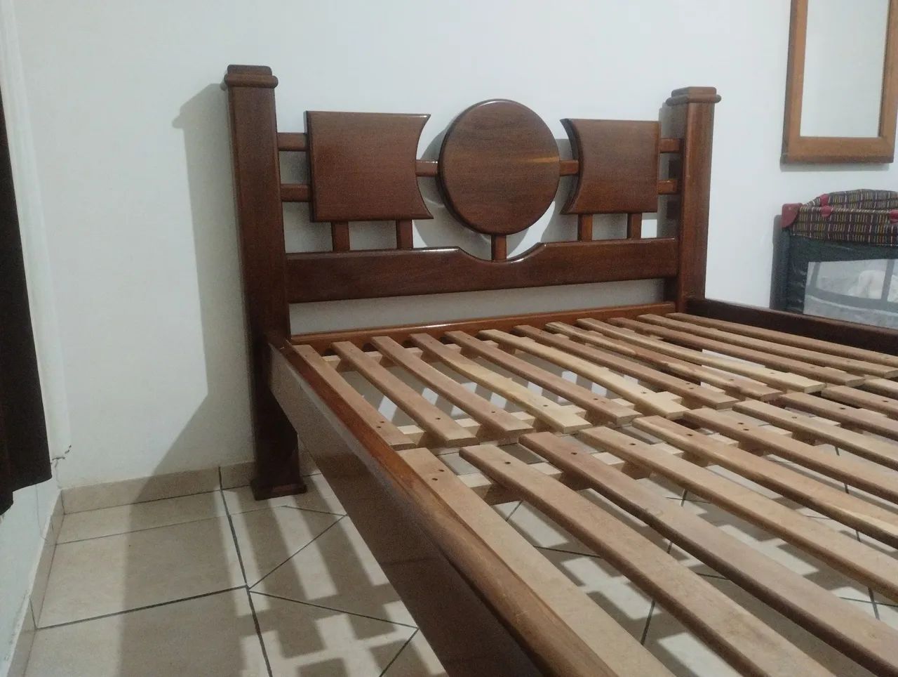 Cama de casal de madeira maciça de lei, 100% madeira Ypê - Foto 4