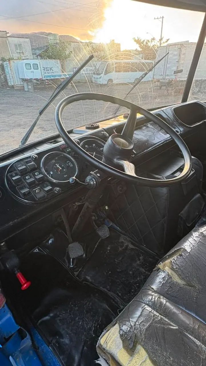 MB 708 E Ano 1987 baú 5 Mts !! - Foto 4
