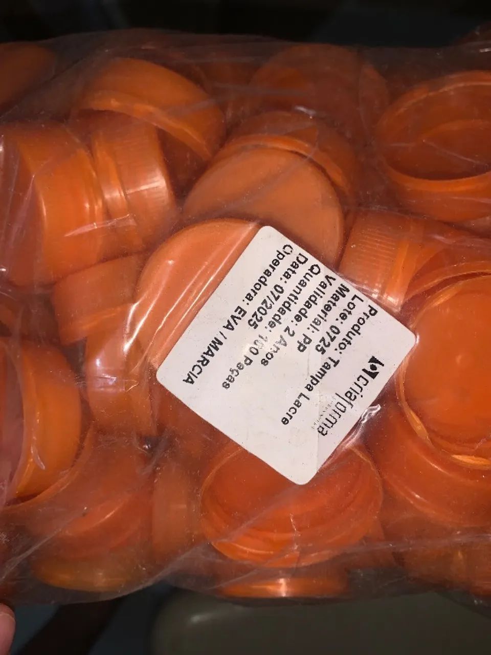 Pacote de garrafas com lacre para suco