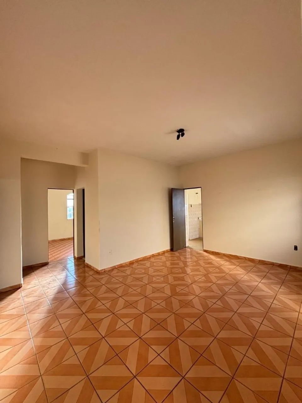 APTO 3QUARTOS ESPAÇOSO COM VISTA E VARANDA - Foto 4