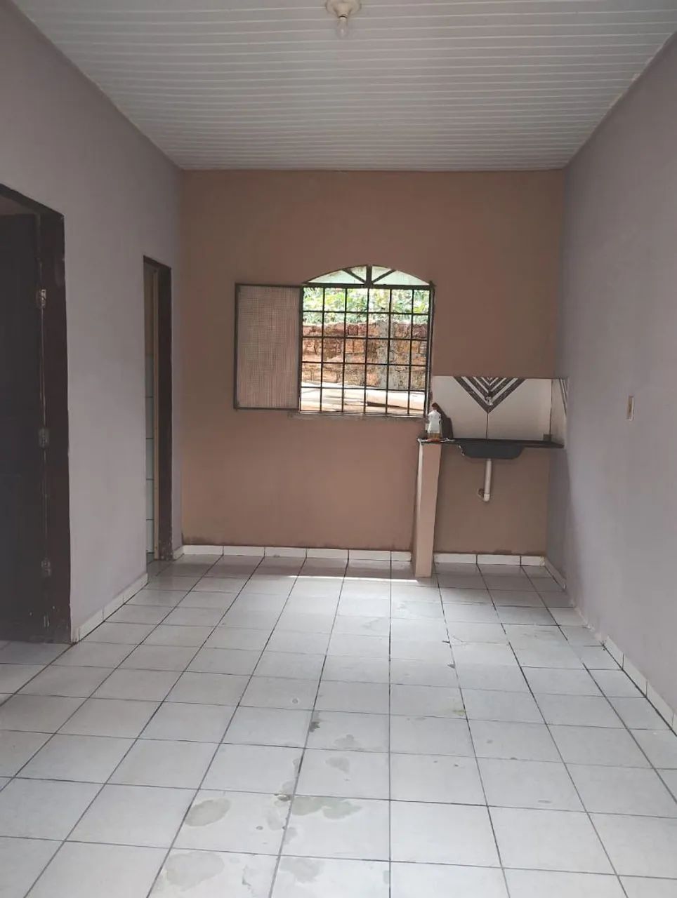 Aluga-se apartamento 