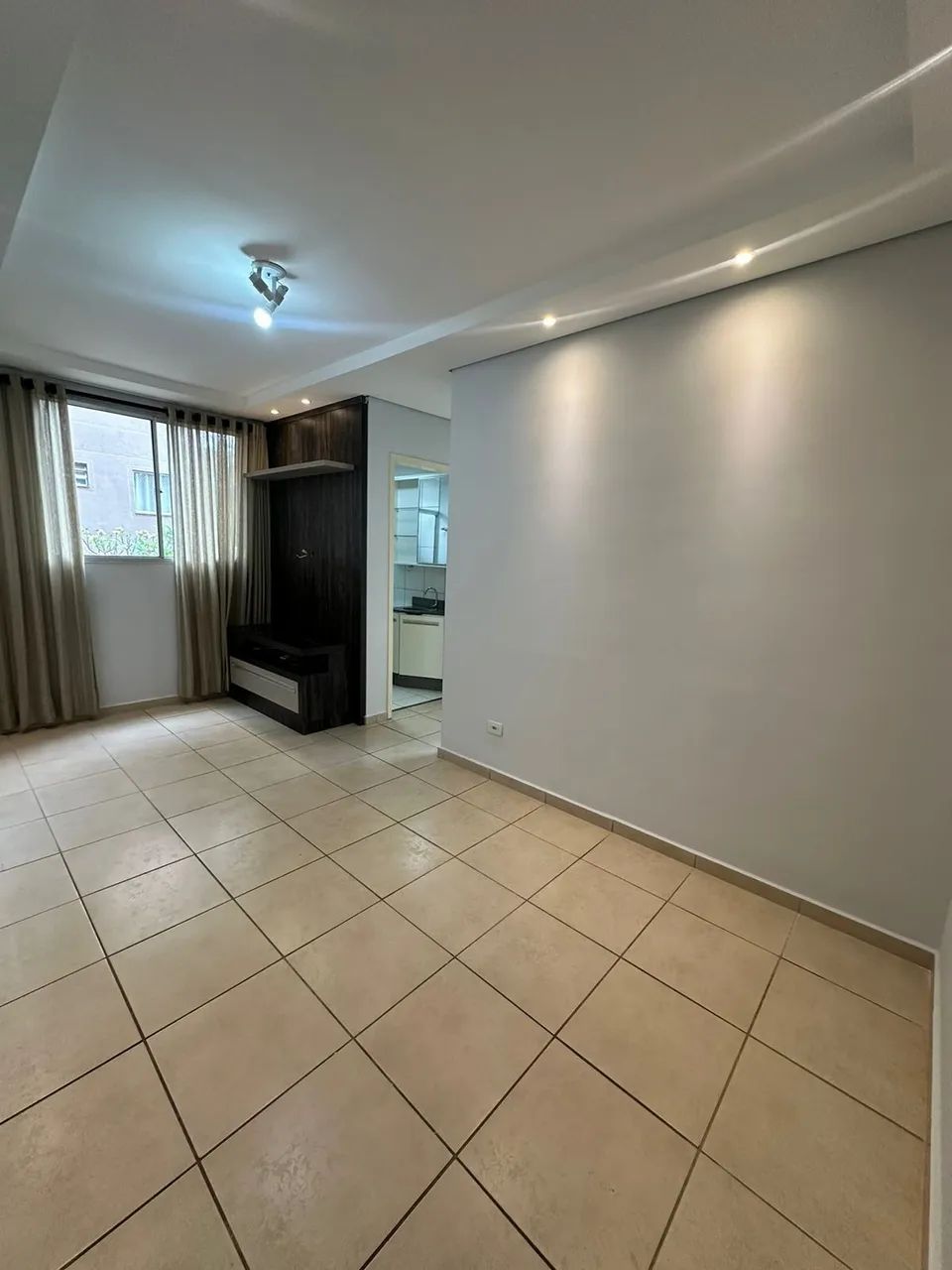 Locação - Apartamento na Zona 06 em Maringá - Foto 4