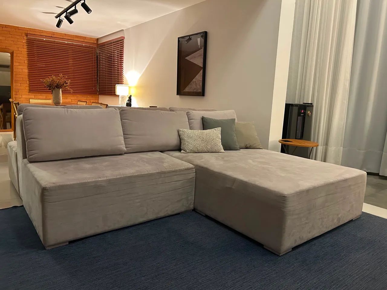 Sofá grande com chaise