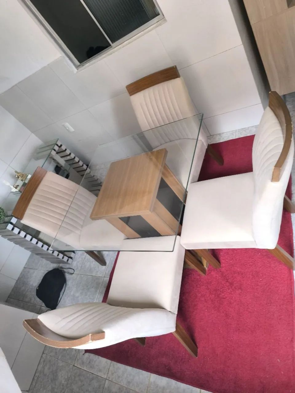 Mesa tampo de vidro e 4 cadeiras  - Foto 3