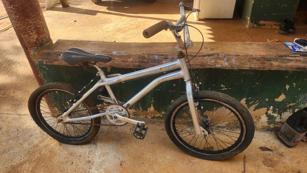 Bicicleta Aro 20 Cromada  - Foto 3