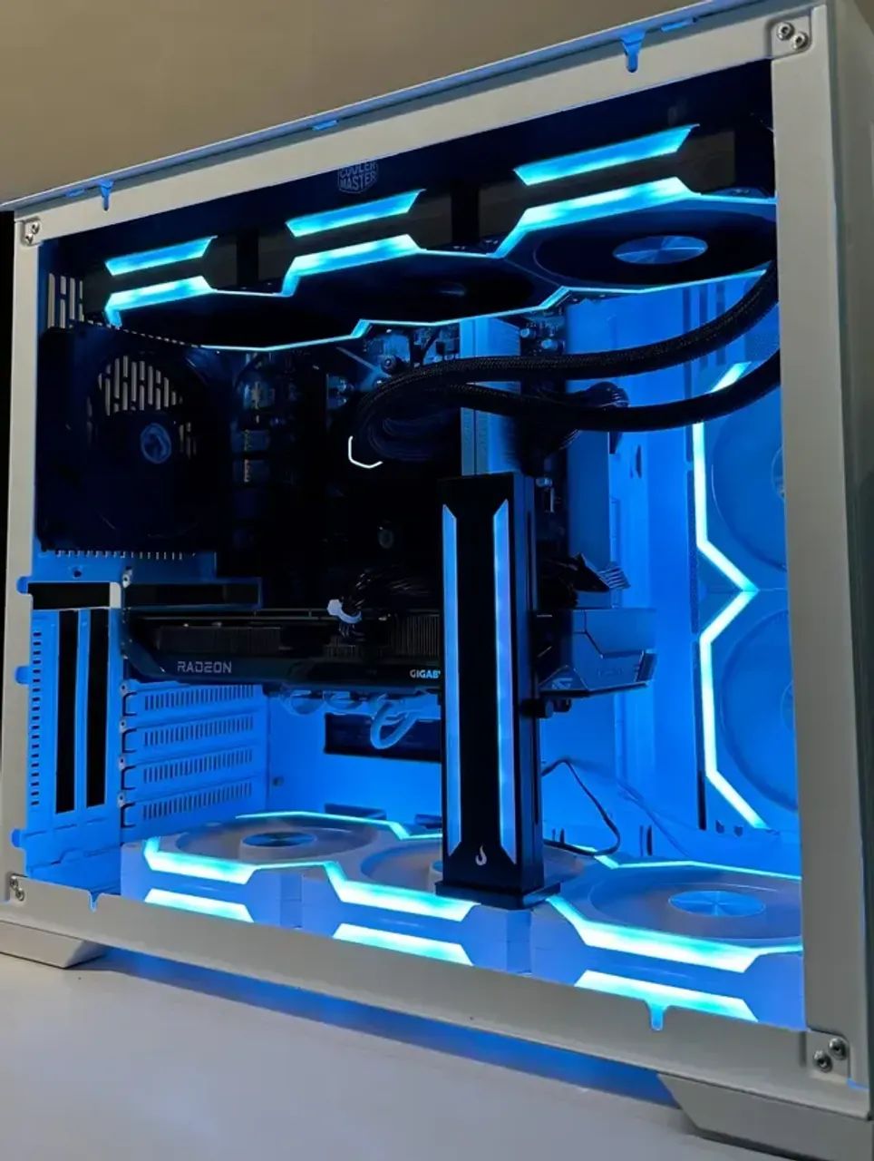 Pc Gamer Ryzen 5 7500F + RX9060XT