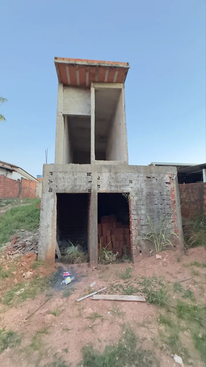 Casa em construção aceito veículos 
