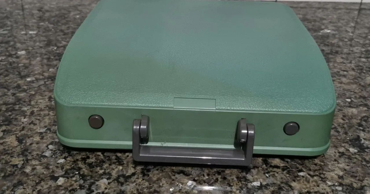Máquina de escrever Olivetti para colecionadores  funciona perfeitamente - Foto 4