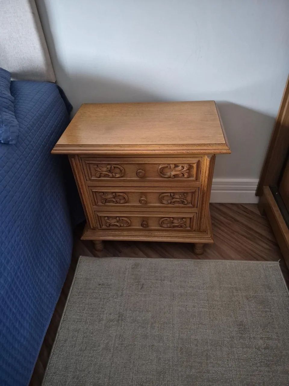 conjunto mesas de cabeceira 
