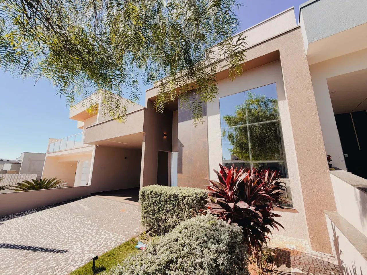 CASA TÉRREA COM 3 SUÍTES E 144M² NO REAL PARK SUMARÉ