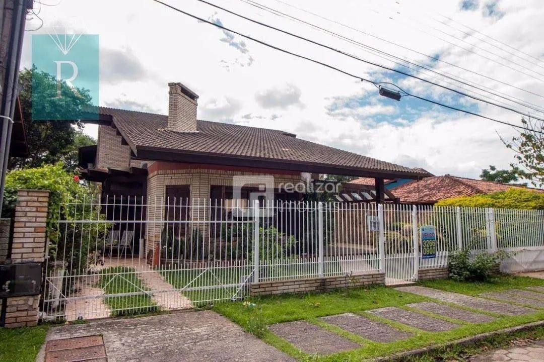 Sobrado Residencial à venda, Jurerê, Florianópolis - SO0054.