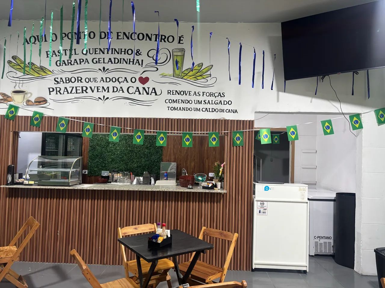 Passo ponto de pastelaria em funcionamento 