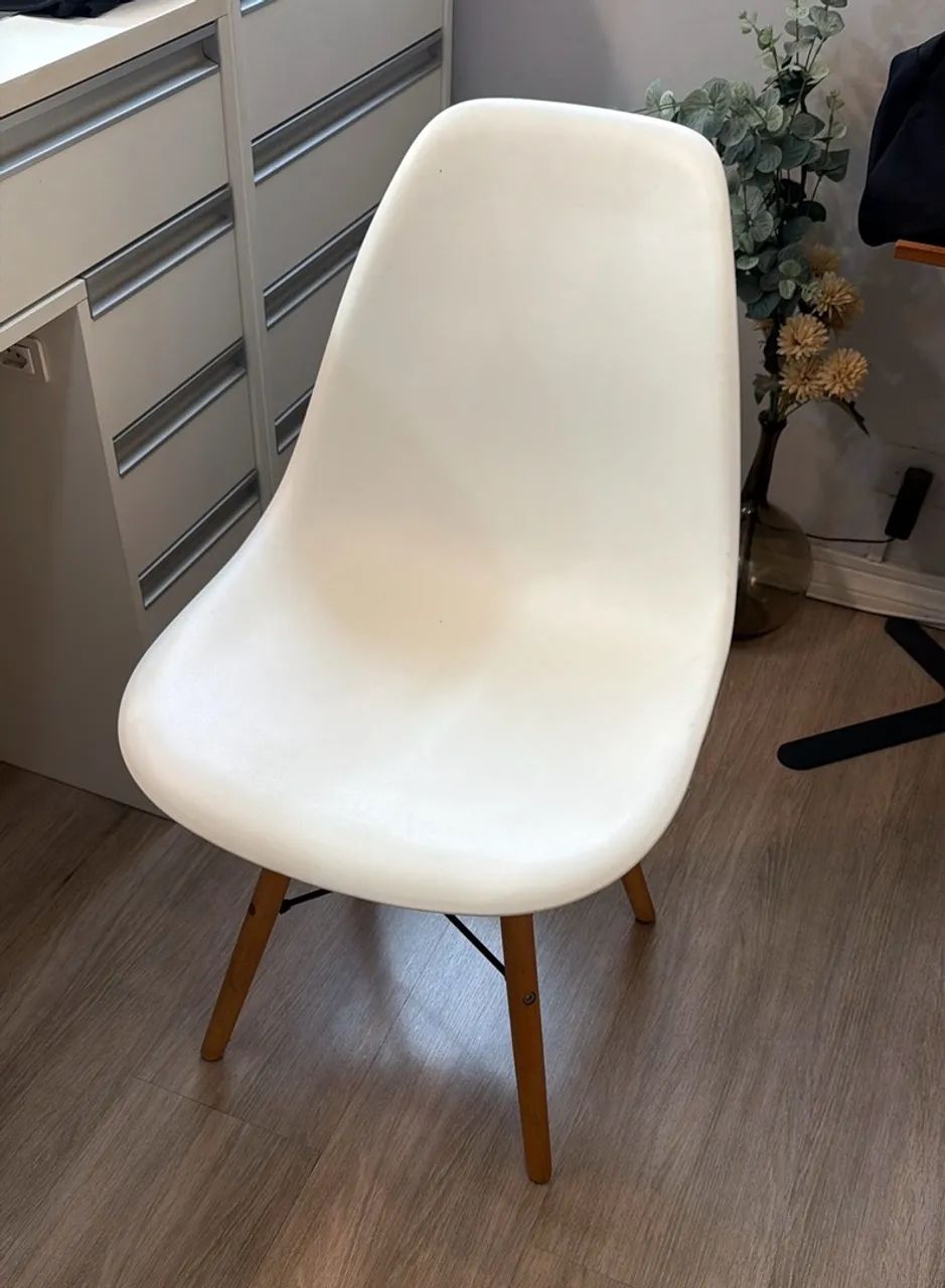 Cadeira Eames Eiffel DSW Branca com Pés de Madeira - Foto 2