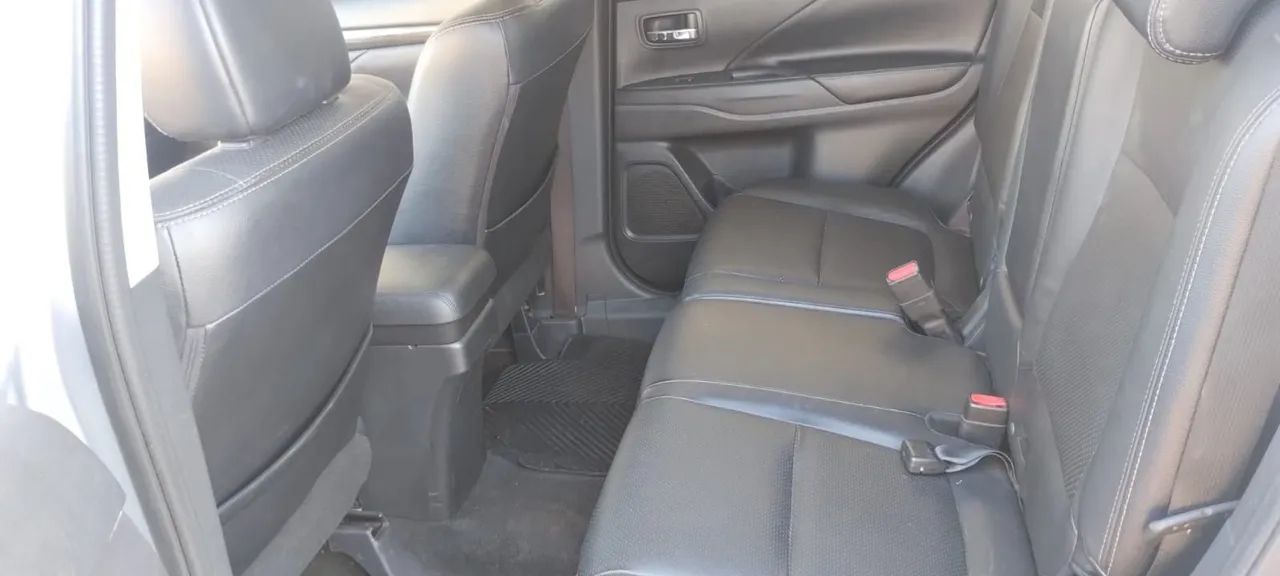 Mitsubishi Outlander 2016