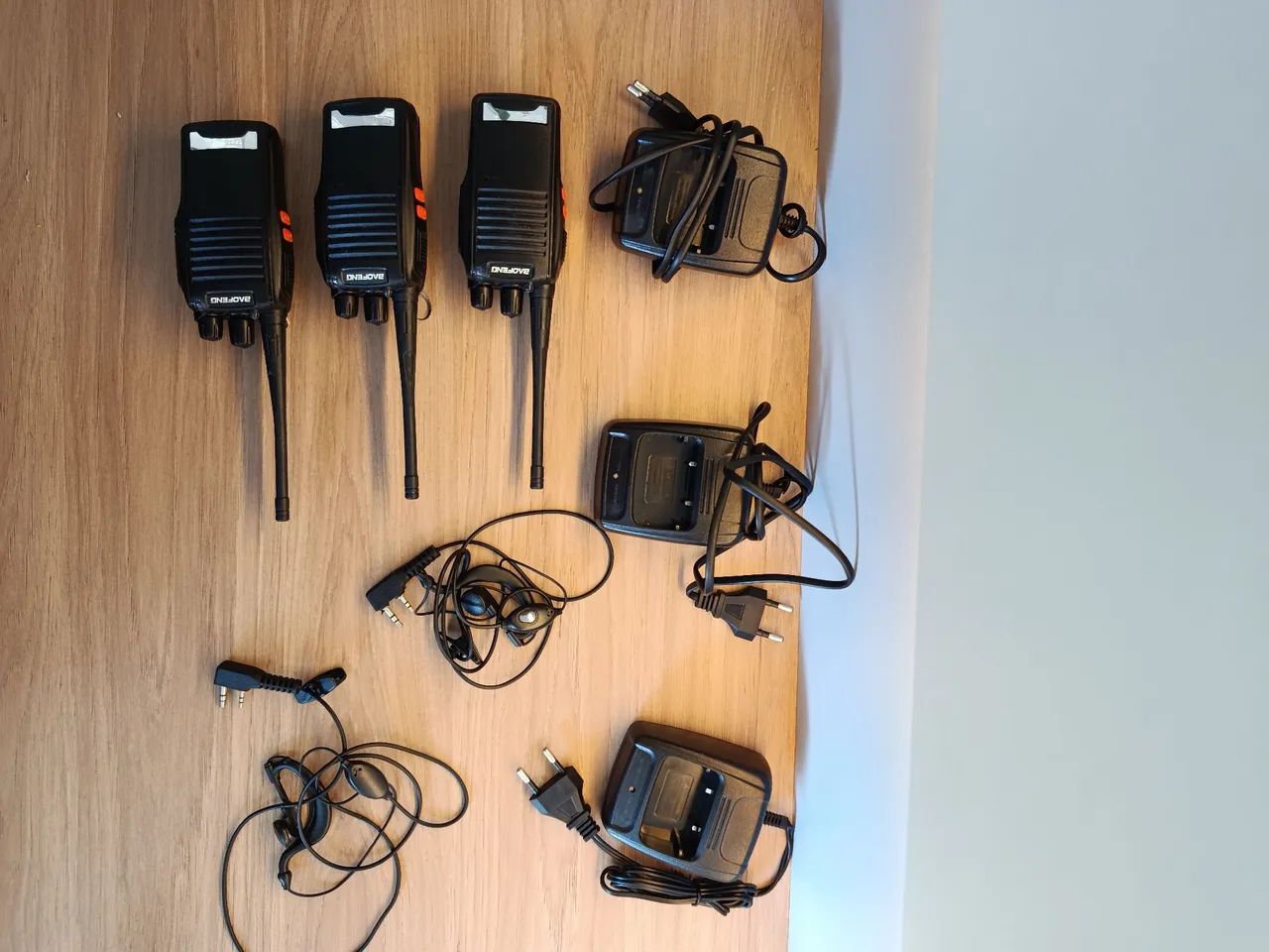 Kit 3 Walkie-Talkies + Carregadores e Fones - Foto 2