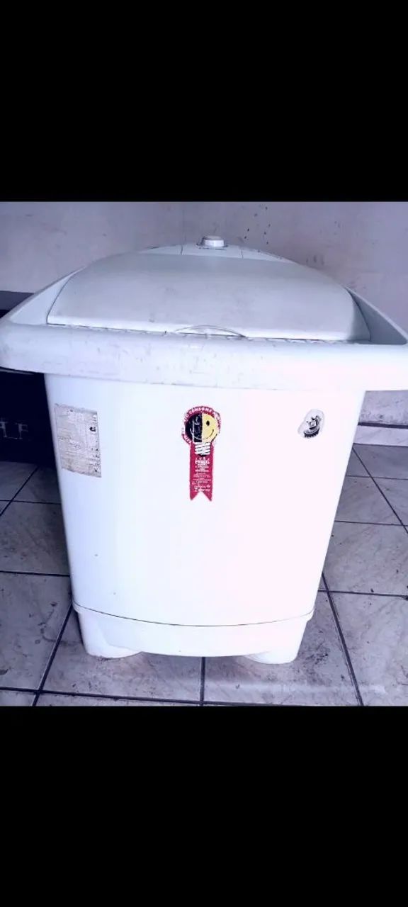Tanquinho 5 kilos funcionando ótimo.