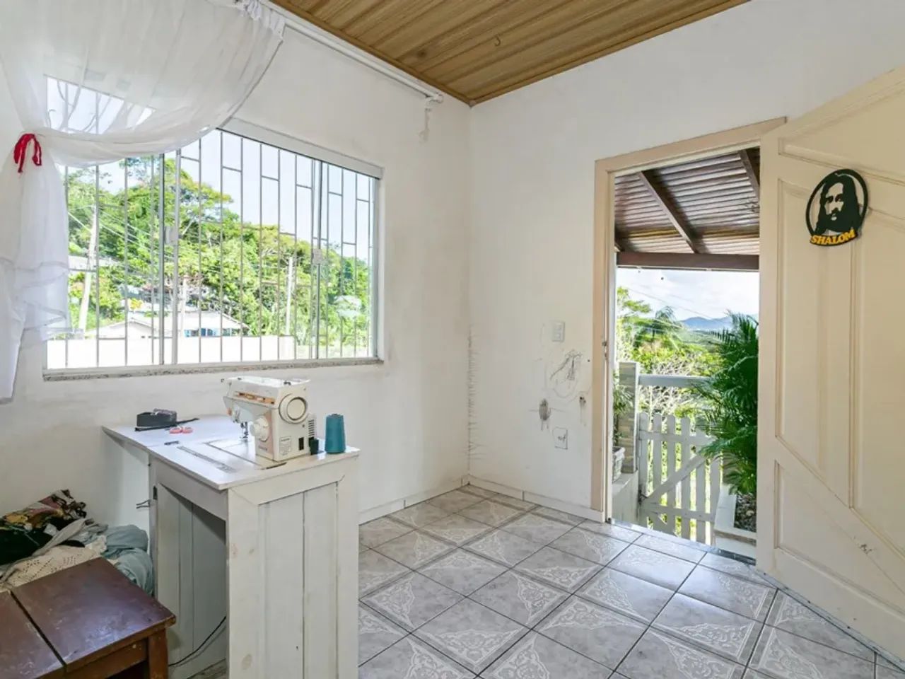 Casa 3 Dormitórios com Terreno de 3.200 m²  Rio Tavares, Florianópolis - Foto 3