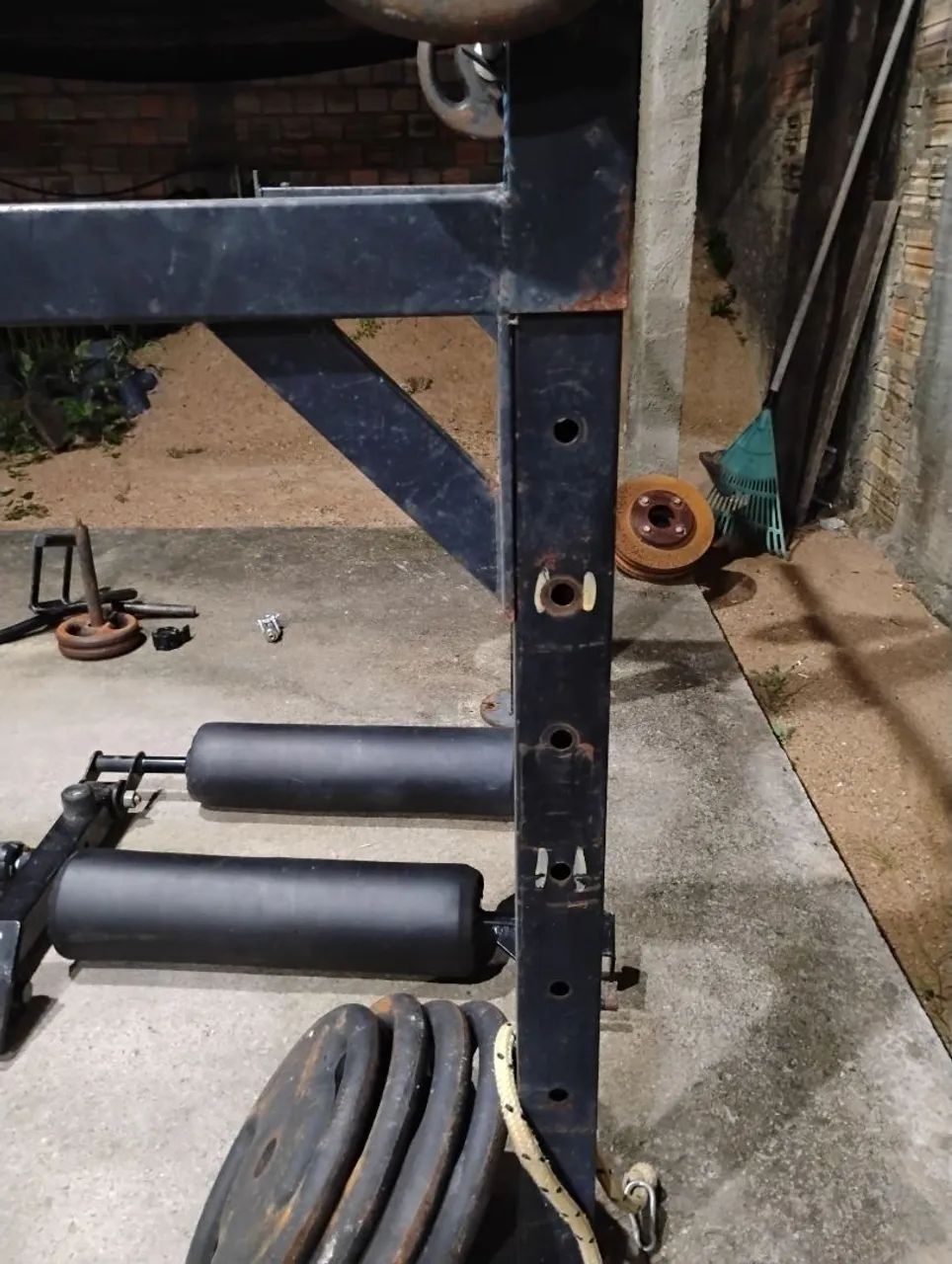 Rack de agachamento livre, com barra paralela e extensora. - Foto 3