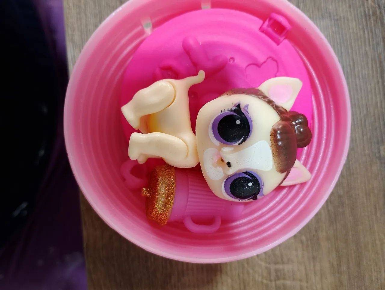 BRINQUEDO DA BONECA LOL - SUPER BEM CONSERVADA