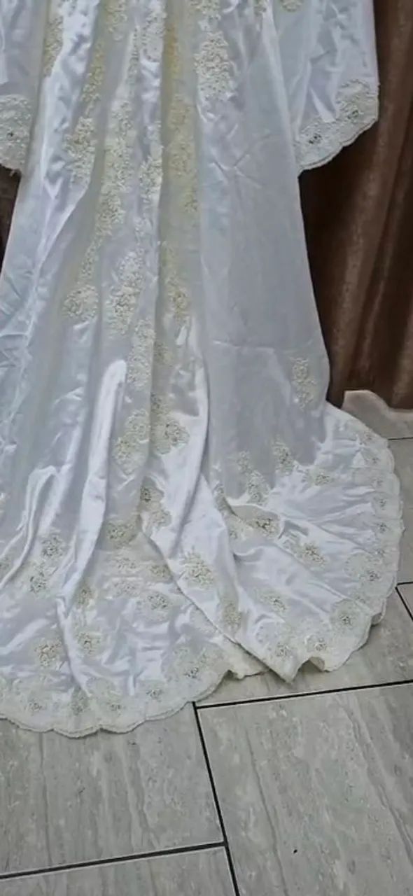 Vestido de noiva branco clássico - Foto 5