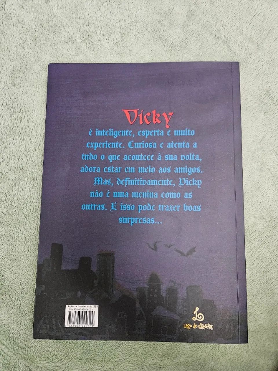 Livro Vicky, autografado - Foto 3