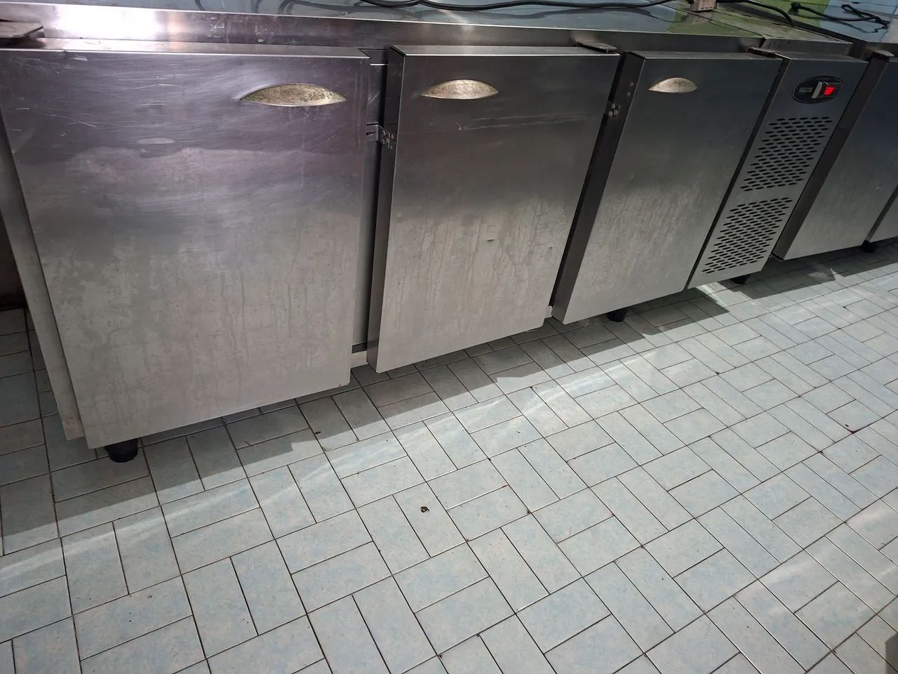 Balcões em aço inox refrigerada. - Foto 5