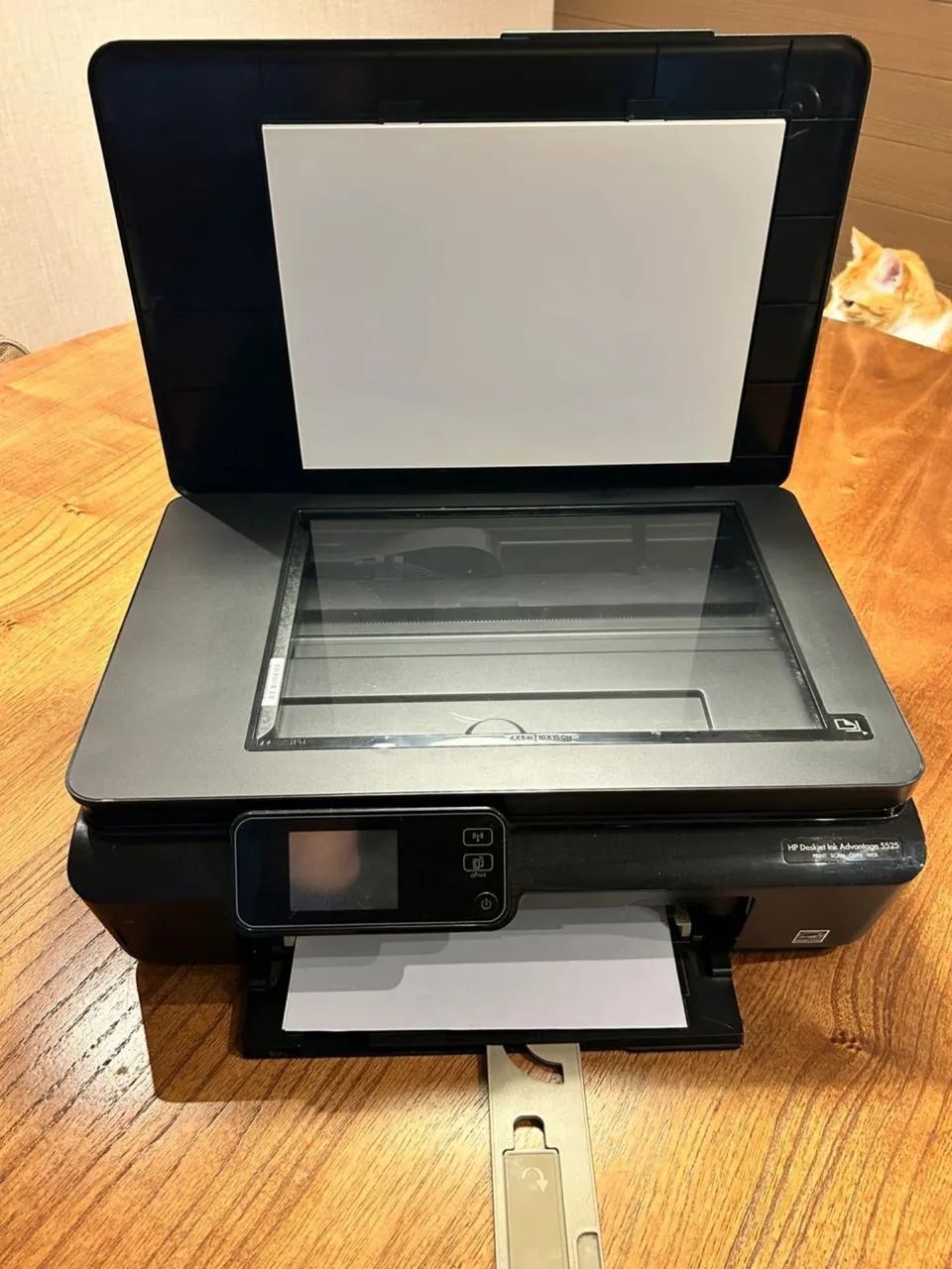Impressora HP Deskjet Ink Advantage 5525 - Foto 2